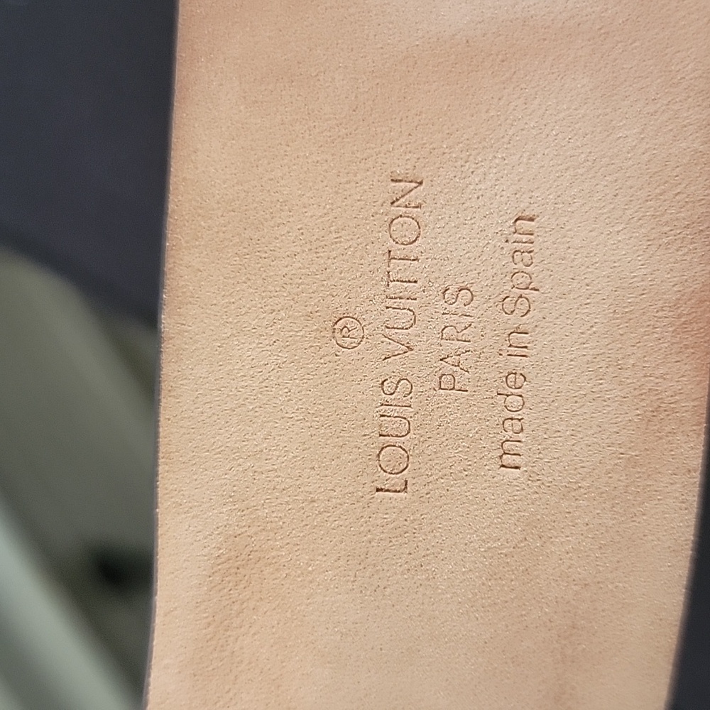 Louis Vuitton Black Belt with Brass Buckle Size 32 - Picture 5 of 10